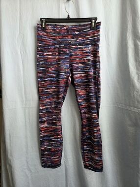 G443. Lululemon Train Times 7/8 Pant 25" in Hinshu Alpine White Multi - Size 8